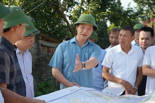 Chủ tịch UBND tỉnh Bắc Ninh kiểm tra công tác khắc phục hậu quả úng, lụt tại xã Hợp Thịnh
