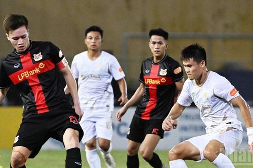 Hà Nội thua 1-2 Ninh Bình trong ngày ra mắt huấn luyện viên Harry Kewell
