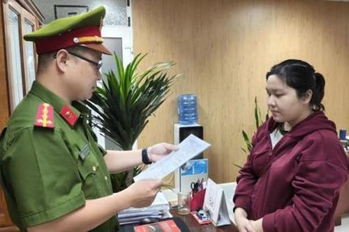 Lừa đáo hạn chiếm đoạt tiền tỷ