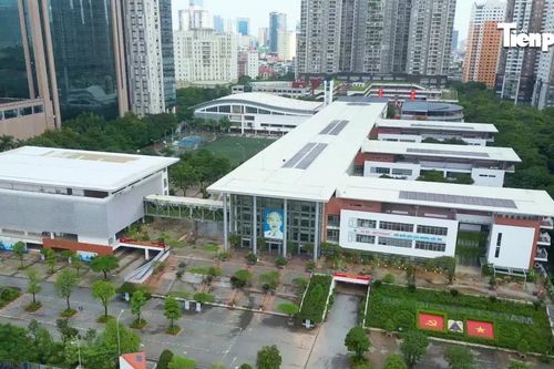 Vụ trường chuyên Amsterdam xuống cấp: Giáo viên 'than' học sinh không có chỗ học