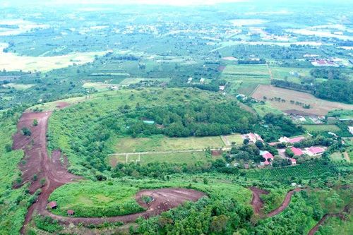 Thực hư chuyện người đàn ông mở đường 'bao vây' thao trường
