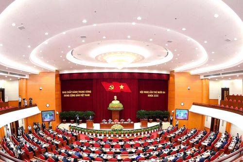 Bộ Chính trị quy định tiêu chuẩn giới thiệu cán bộ ứng cử chức vụ cao hơn