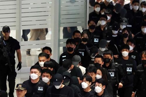Hàng chục đối tượng Hàn Quốc tham gia lừa đảo ở Campuchia bị di lý về nước