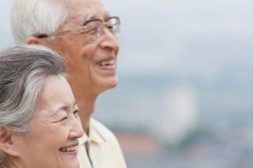 Làm gì để cha mẹ, ông bà vẫn khỏe mạnh và vui sống ở tuổi 80?