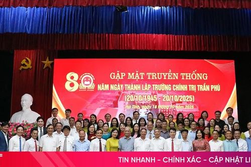 Gặp mặt truyền thống Kỷ niệm 80 năm Trường Chính trị Trần Phú