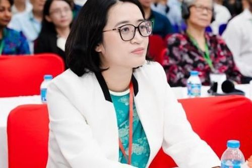 Bỏ bữa, ăn vội, ăn khuya – 'combo' phá hủy dạ dày người trẻ