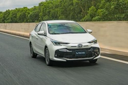 Toyota Vios tái chiếm ngôi đầu doanh số phân khúc