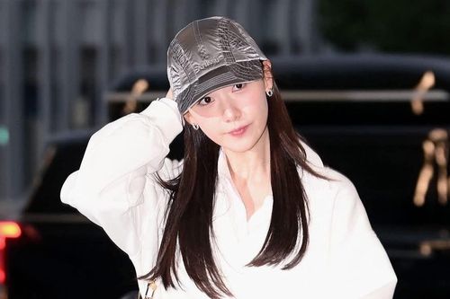Nhan sắc cam thường của Yoona (SNSD) khi trở lại Việt Nam gây chú ý