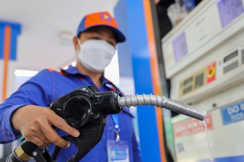 Giá xăng dầu hôm nay 18/10: Tăng nhẹ phiên cuối tuần