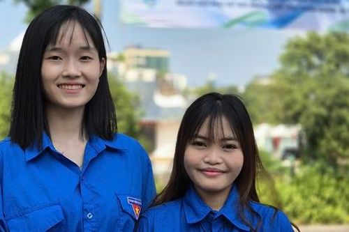 Tình nguyện viên hào hứng với trải nghiệm 'ăn sập các gian hàng'