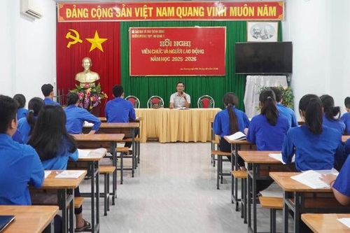 Tập huấn về giảm thiểu tình trạng tảo hôn, hôn nhân cận huyết cho học sinh dân tộc thiểu số