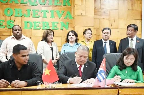 Tăng cường hợp tác Việt Nam - Cuba trong lĩnh vực công nghệ sinh học