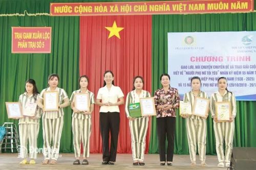 Gần 1 ngàn nữ phạm nhân nghe nói chuyện chuyên đề Người phụ nữ tôi yêu