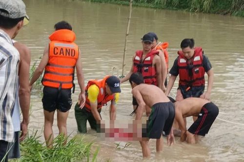 Tìm thấy thi thể nạn nhân vụ đuối nước dưới cầu Diêu Trì, xã Tuy Phước