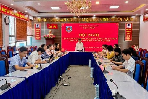 Tập huấn chuyên môn, nghiệp vụ công tác tư pháp cho cán bộ, công chức cấp xã