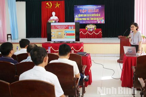 Xã Trực Ninh: Tập huấn về đổi mới sáng tạo, chuyển đổi số và triển khai phong trào 'Bình dân học vụ số'