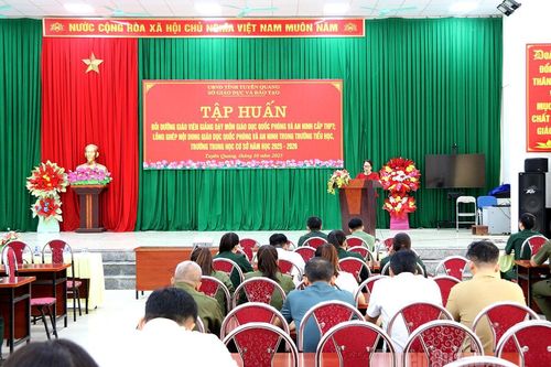 Tập huấn bồi dưỡng giáo viên môn Giáo dục quốc phòng và an ninh năm học 2025-2026