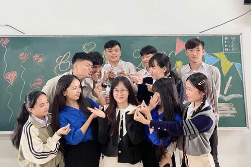 Cô giáo gen Z sáng tạo cách trả bài độc lạ, học sinh thích thú như chơi 'túi mù'