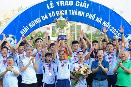 Đội bóng Hoài Đức vô địch Giải bóng đá Vô địch thành phố Hà Nội 2025