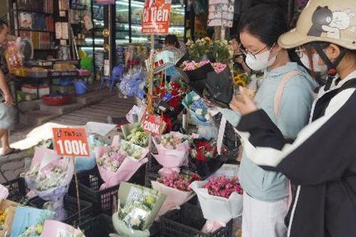 Thị trường hoa, quà tặng nhộn nhịp cận lễ 20/10
