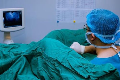 Phát hiện mới về tế bào gốc từ máu kinh nguyệt điều trị suy buồng trứng sớm