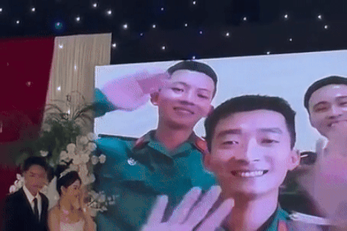 Cô dâu Gia Lai bật khóc trước quà cưới từ anh trai trong quân ngũ
