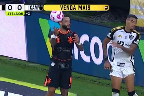 Pha bóng láu cá của Depay