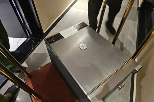 Chiếc két sắt đựng 80 cuốn sổ đỏ của Ngân 98 có gì đặc biệt?
