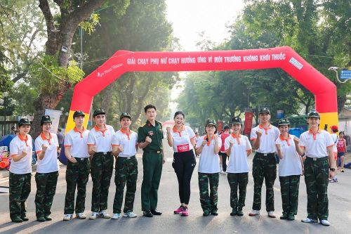 Hoa khôi Vũ Hương Giang chạy bộ lan tỏa thông điệp vì môi trường không khói thuốc