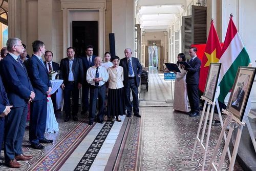 Chủ tịch Quốc hội Hungary dự khai mạc triển lãm ảnh đô thị Sài Gòn - TPHCM đầu thế kỷ 20