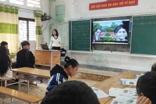 Truyền cảm hứng yêu Lịch sử cho học sinh vùng khó