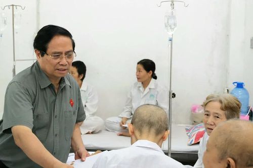 Thủ tướng yêu cầu mua ngay máy xạ trị cho Bệnh viện Ung bướu Cần Thơ