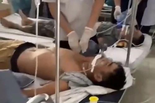 6 người hôn mê sâu nghi ngộ độc sau khi uống rượu
