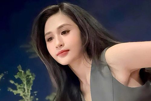 BTV Minh Trang VTV đời thường gợi cảm, Doãn Quốc Đam bình thản giữa tranh cãi