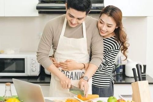 Đàn ông vào bếp