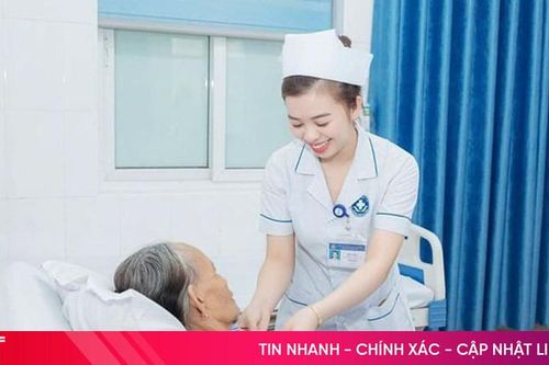 Những bông hoa trắng giản dị