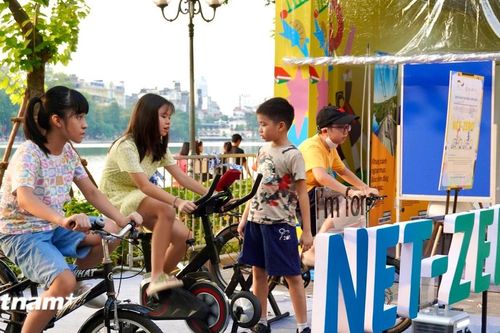 Du khách Thủ đô hào hứng tham gia trải nghiệm Lễ hội Đức 'Deutschlandfest'
