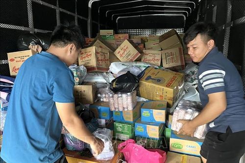 Chung tay hỗ trợ người dân khắc phục hậu quả lũ lụt