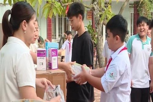 Bộ GD&ĐT cấp bổ sung 3.600 bộ sách cho Thái Nguyên sau thiệt hại do bão