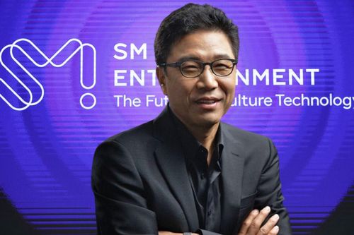 Rộ tin Lee Soo Man sẽ trở lại SM Entertainment vào năm 2027
