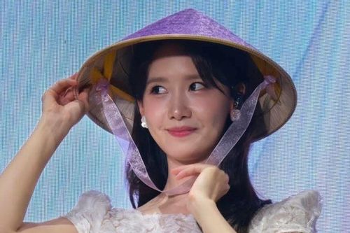 Khoảnh khắc Yoona khiến fan Việt 'đứng hình' giữa fan meeting