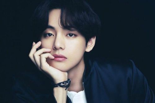 Bài đăng kỳ quặc của V (BTS) gây tranh cãi nảy lửa