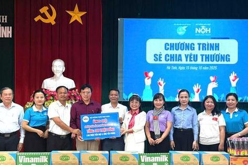 Hội LHPN TPHCM tiếp sức phụ nữ và trẻ em vùng khó khăn, bão lũ
