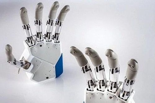 Nga sáng chế chân tay giả đầu tiên trên thế giới bằng cảm biến quang học