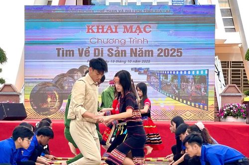 500 học sinh Gia Lai 'Tìm về di sản'