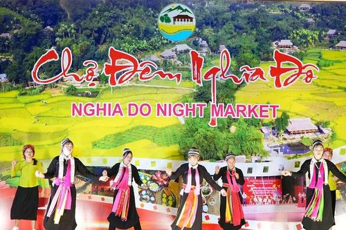 Sôi động chợ đêm Nghĩa Đô