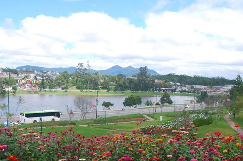 Hoàn thiện hồ sơ khoa học thắng cảnh hồ Xuân Hương