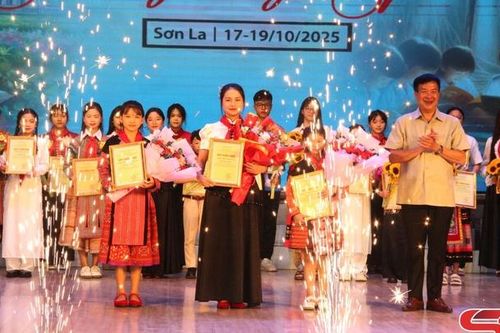 Bế mạc Liên hoan học sinh tuyên truyền phát triển văn hóa đọc và giới thiệu sách năm 2025