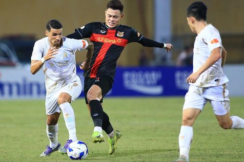 Hà Nội thất bại trong trận ra mắt của HLV Harry Kewell