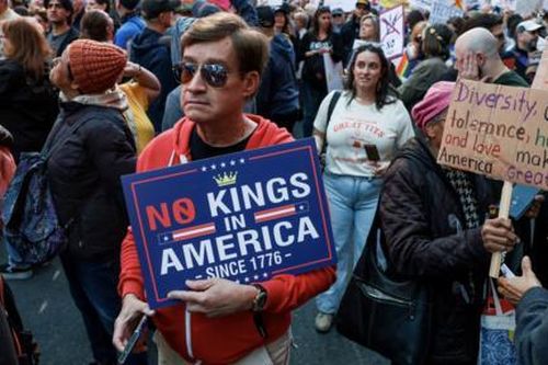Biểu tình rầm rộ tại nhiều thành phố Mỹ phản đối chính sách của Tổng thống Trump